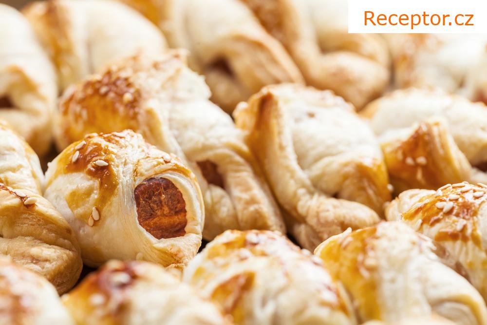 Bavorské klobásy v listovém těstíčku