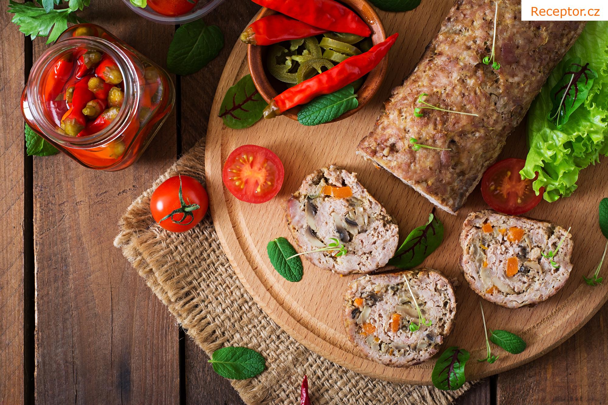 Dietní sekaná z krůtího masa s kořenovou zeleninou