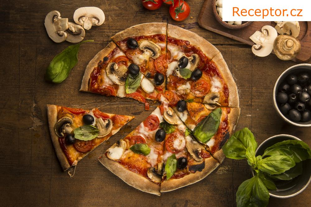 Houbová pizza