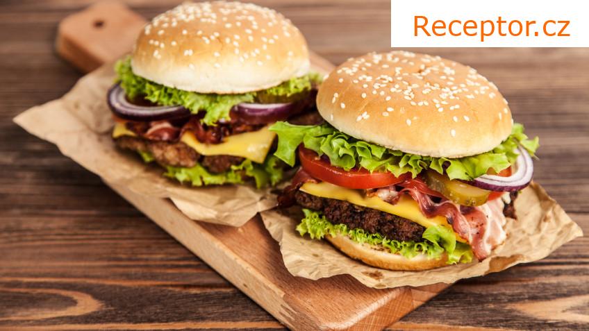 Hovězí hamburger s domácí bulkou
