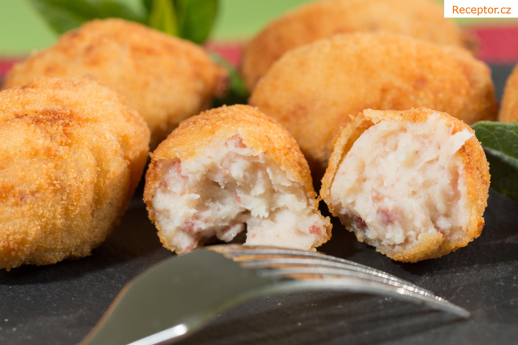 Kuřecí krokety s červenou omáčkou
