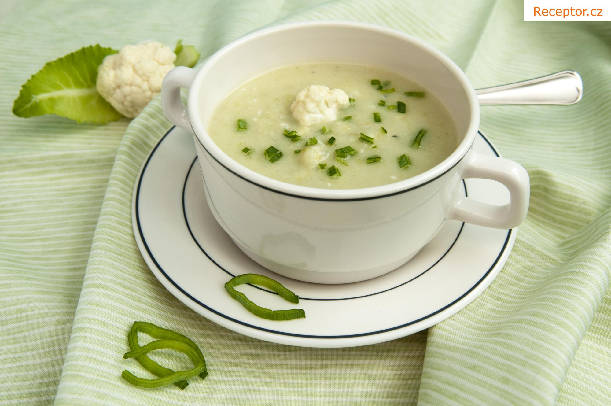 Květáková polévka