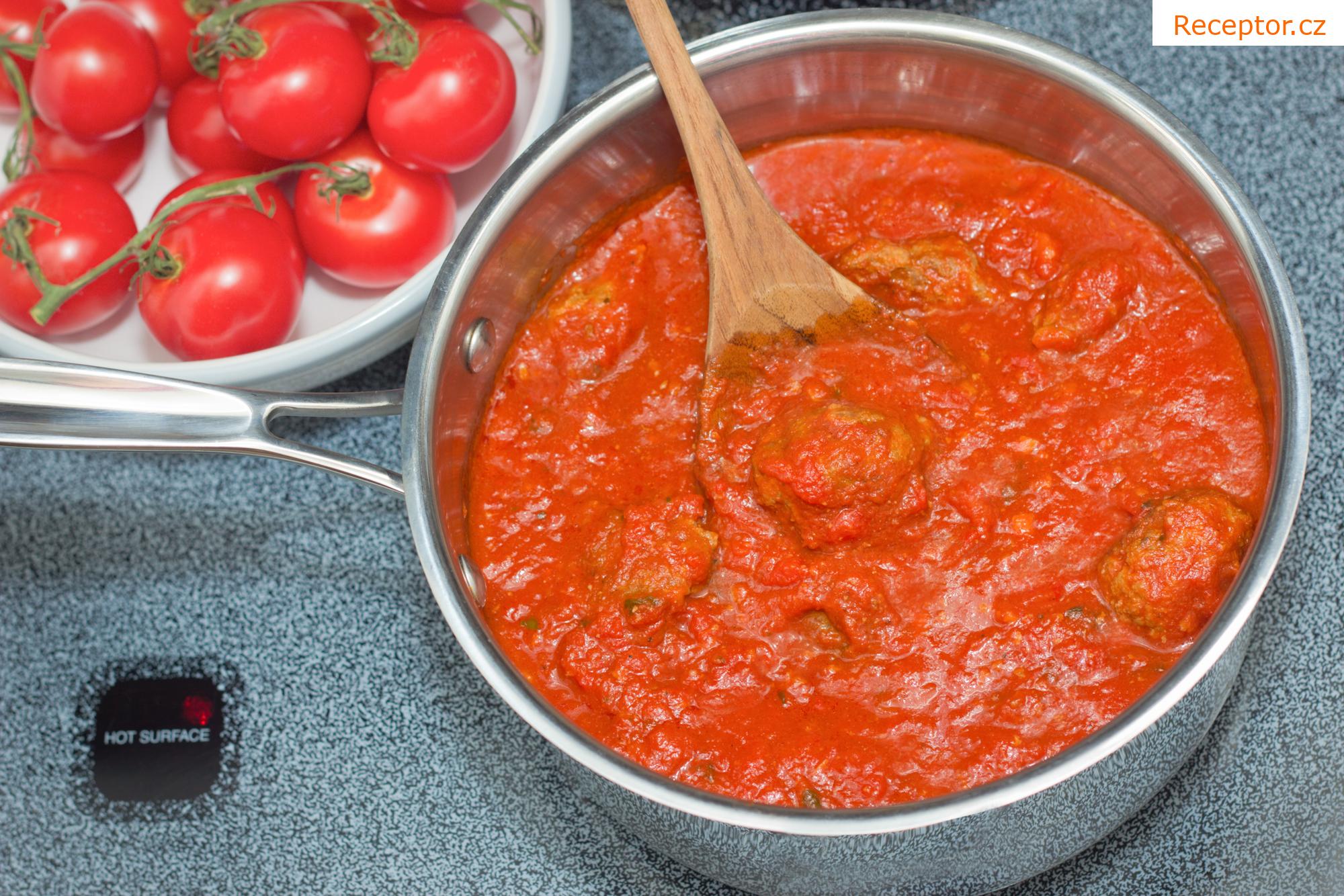 Masové kuličky v rajčatové omáčce