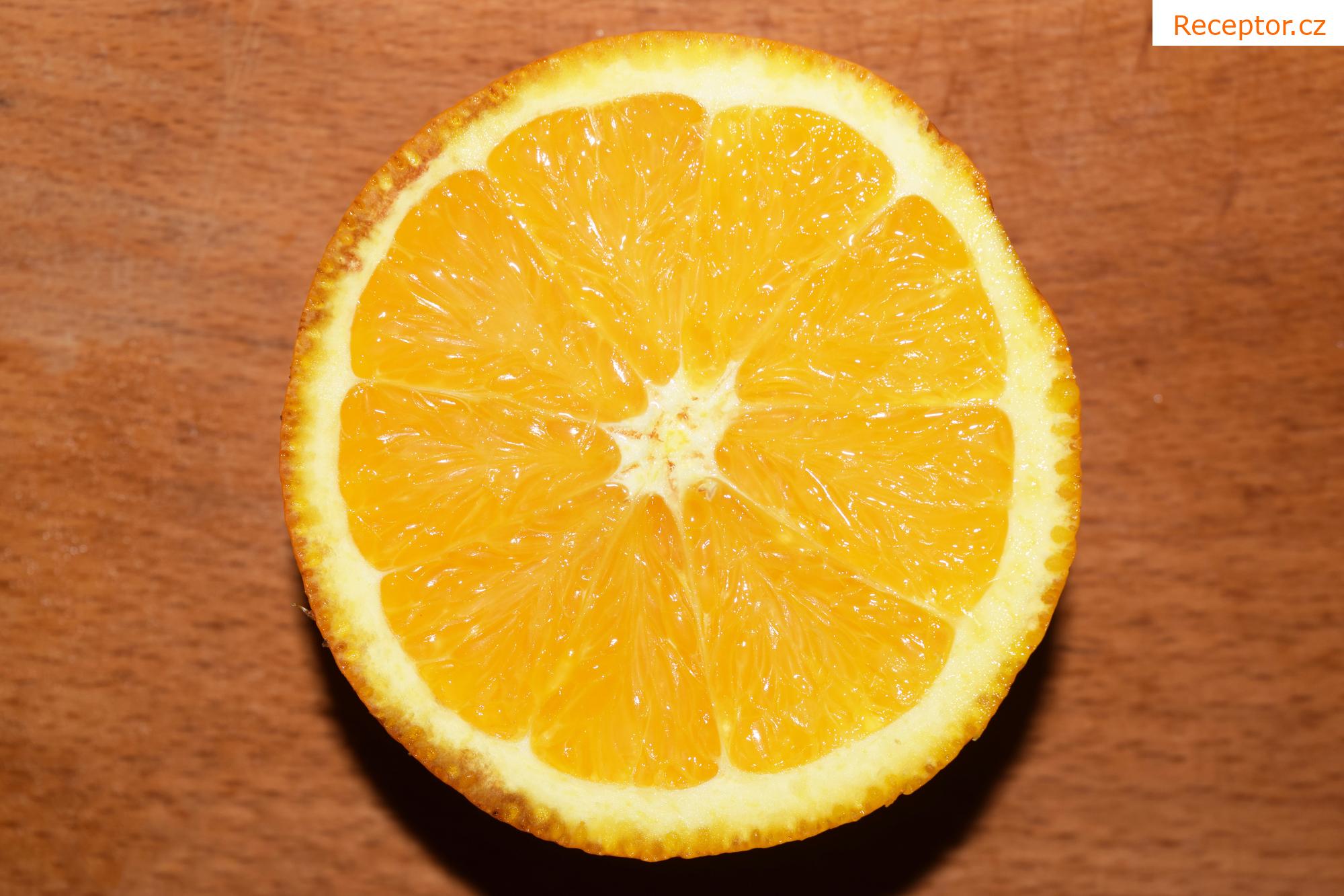 Pomerančový moučník