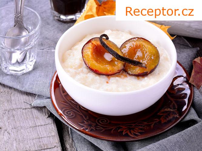 Rýžový nákyp se smetanou a švestkami