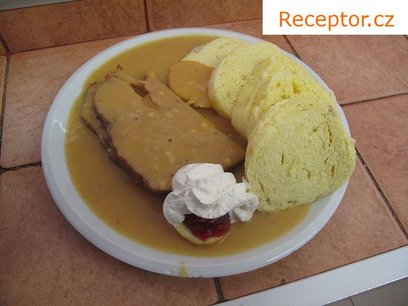 Svíčková omáčka s hovězím masem