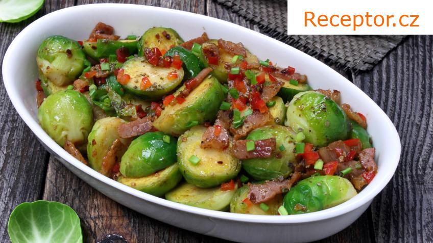 Vepřové kousky na slanině a kapustičkách