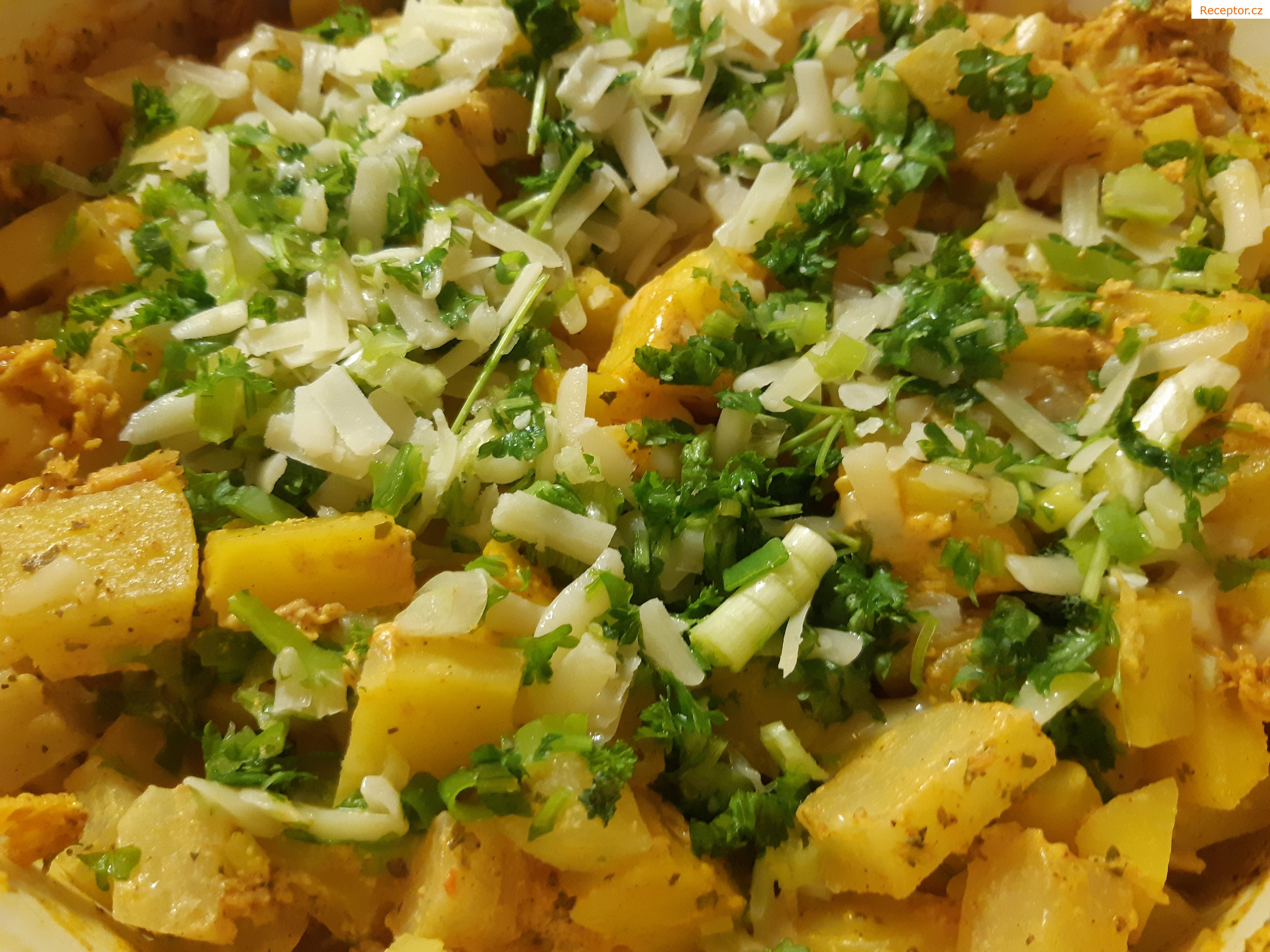 Zapečená cuketa s kedlubnami a cibulí